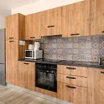 F11 Room 3, Private Room Two Single Beds Shared Bathroom In Shared Flat
