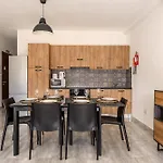 F11 Room 3, Private Room Two Single Beds Shared Bathroom In Shared Flat