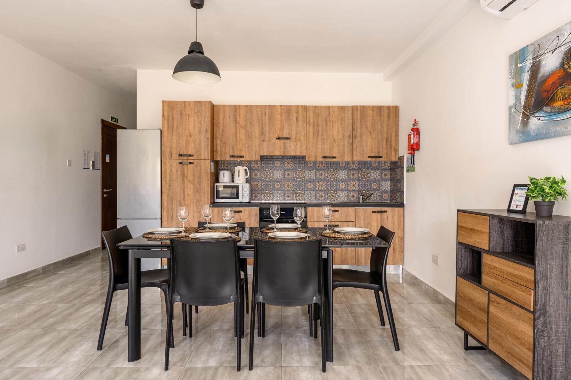F11 3, Private Two Single Beds Shared Bathroom In Shared Flat Msida