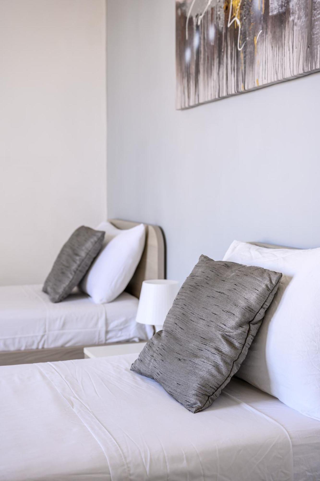 F11 3, Private Two Single Beds Shared Bathroom In Shared Flat Msida