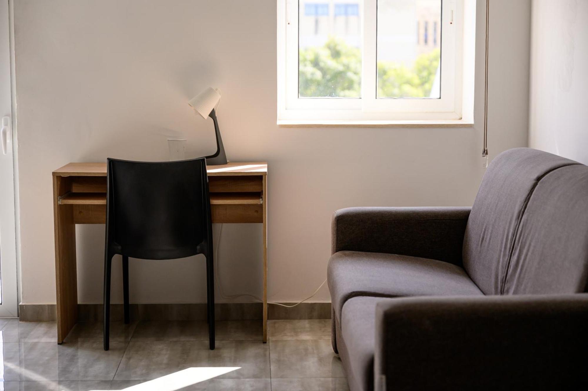 F11 3, Private Two Single Beds Shared Bathroom In Shared Flat Kwatera prywatna *